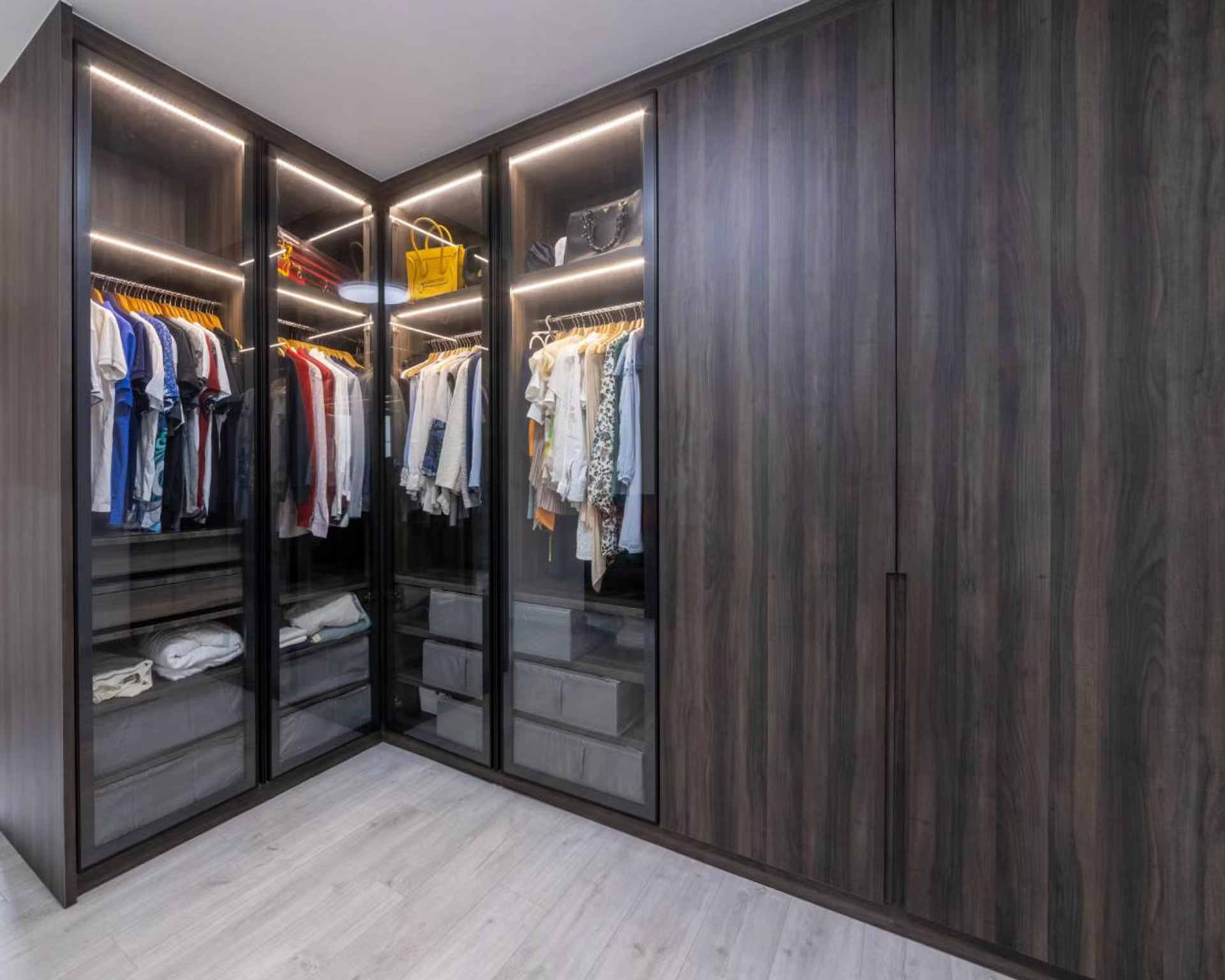 Walk-in Wardrobe